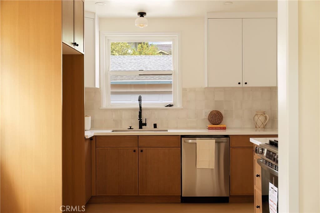 Home at 439 Montana Street, Monrovia — photo 12 of 12
