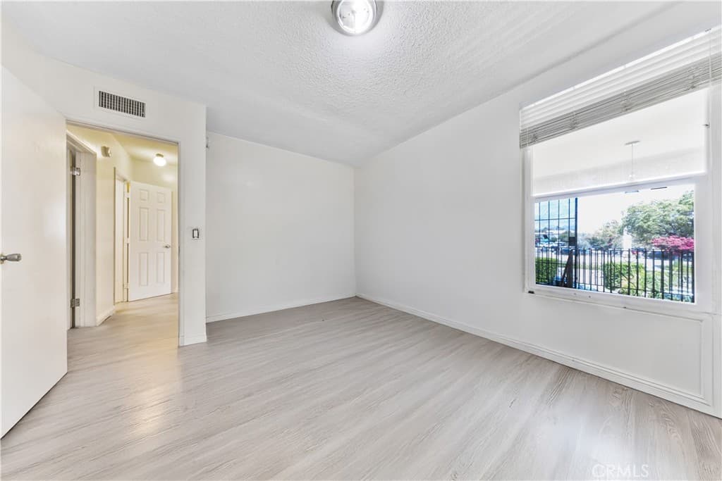 Condo at 1122 W Huntington Drive 7, Arcadia — photo 10 of 12