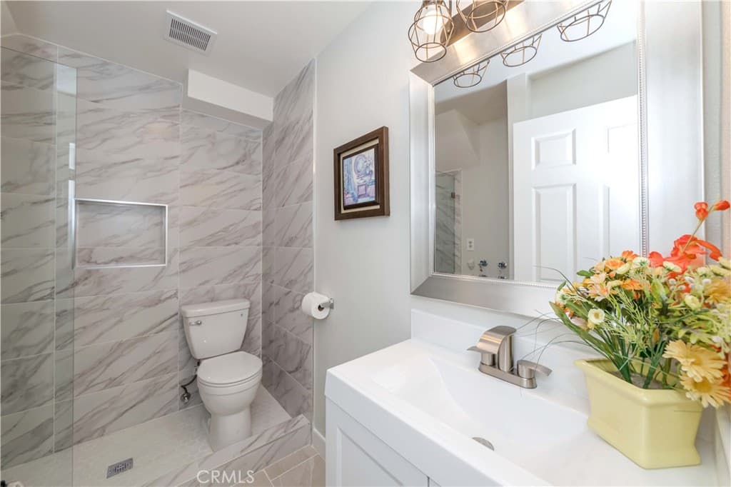 Condo at 918 Huntington Dr O, Duarte — photo 5 of 12