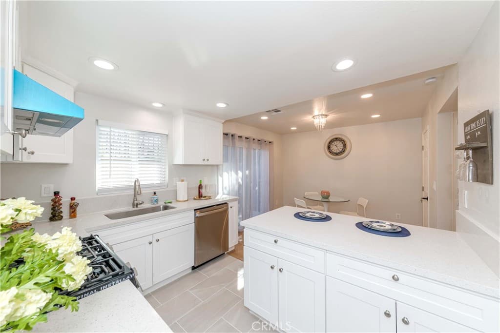 Condo at 918 Huntington Dr O, Duarte — photo 9 of 12