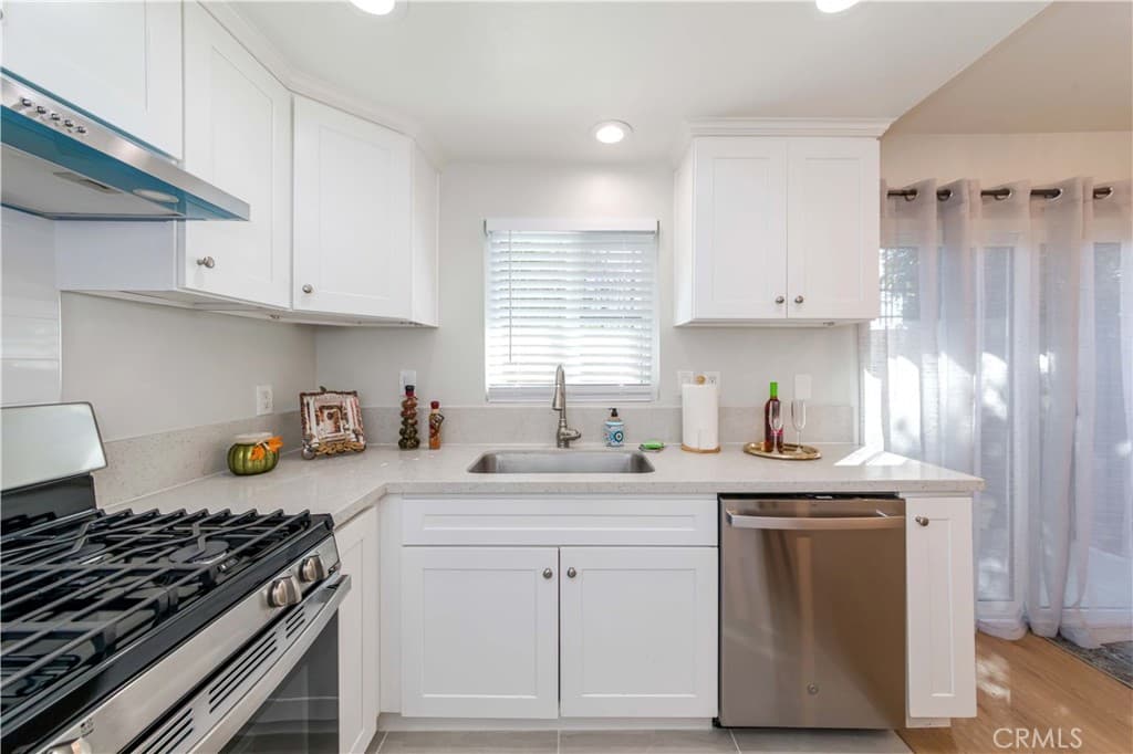 Condo at 918 Huntington Dr O, Duarte — photo 10 of 12