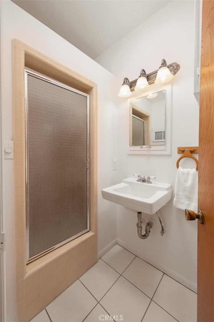Home at 2341 Bashor Street, Duarte — photo 12 of 12