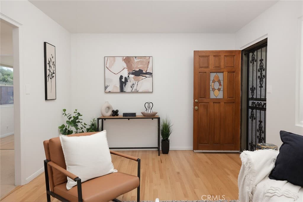 Home at 2341 Bashor Street, Duarte — photo 4 of 12