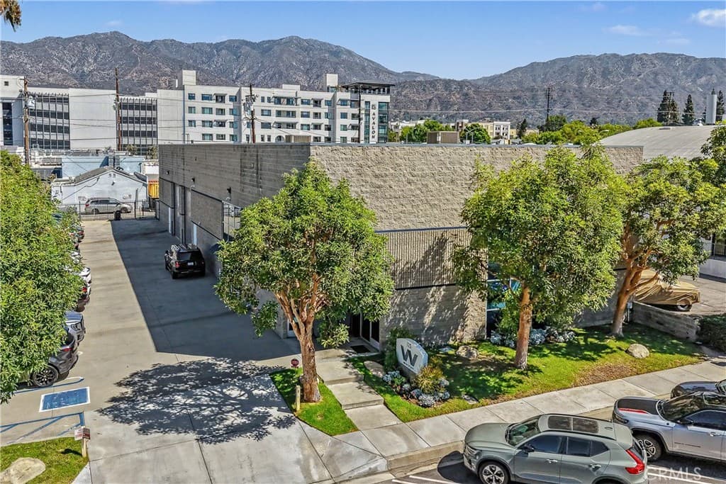 Commercial at 125 W Maple, Monrovia — photo 2 of 12