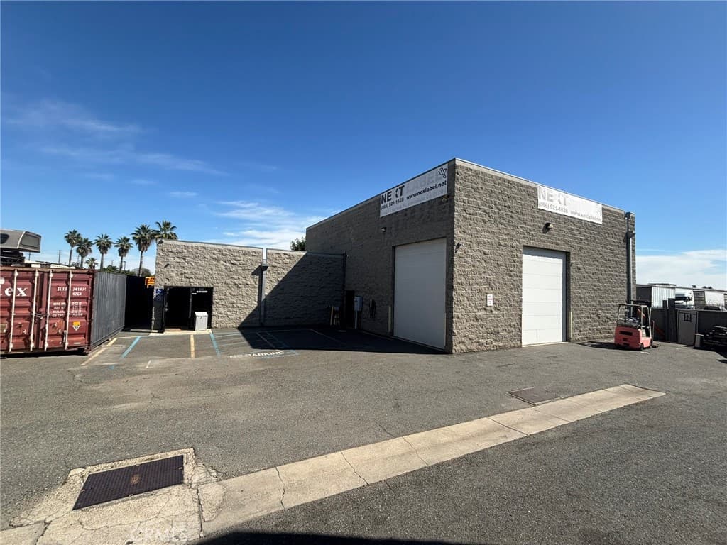 Commercial at 15628 Cypress, Irwindale — photo 2 of 7