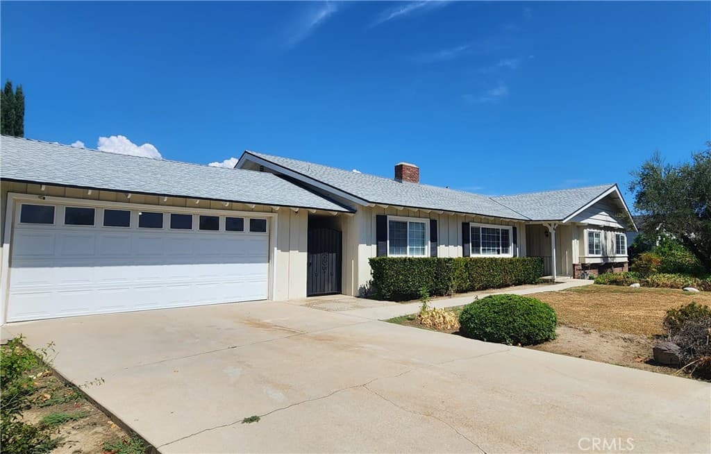 Home at 61 W Birchcroft Street, Arcadia — photo 1 of 12
