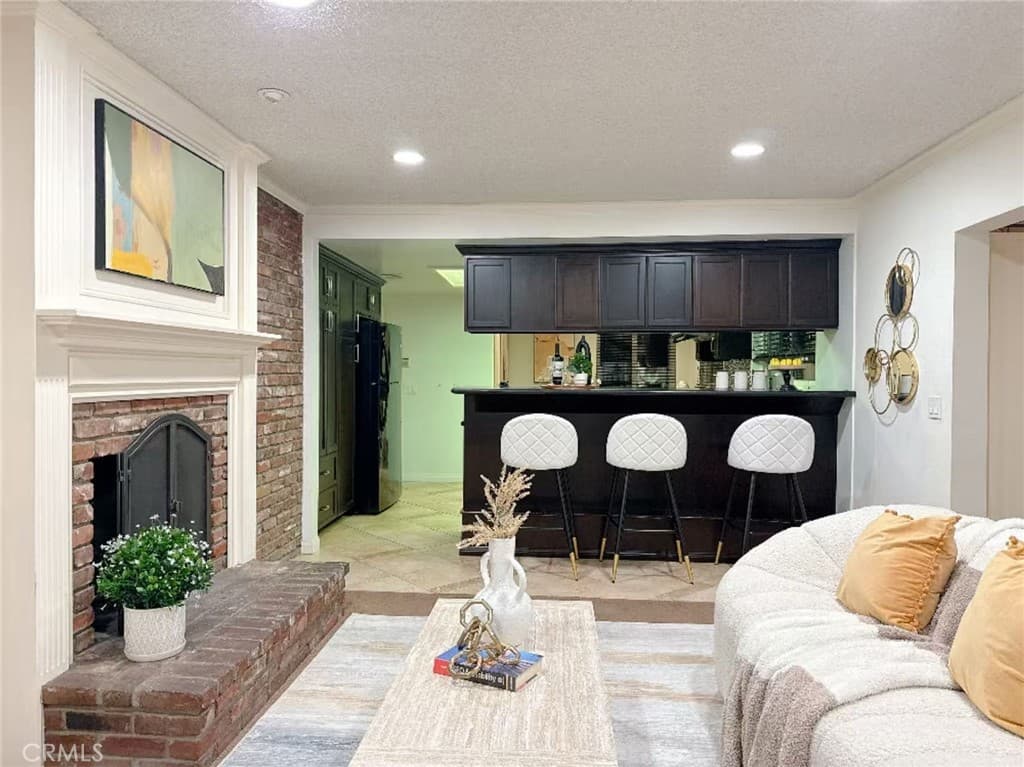 Home at 61 W Birchcroft Street, Arcadia — photo 6 of 12