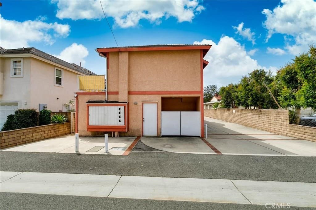 Multi-Family at 113 Diamond, Arcadia — photo 8 of 12