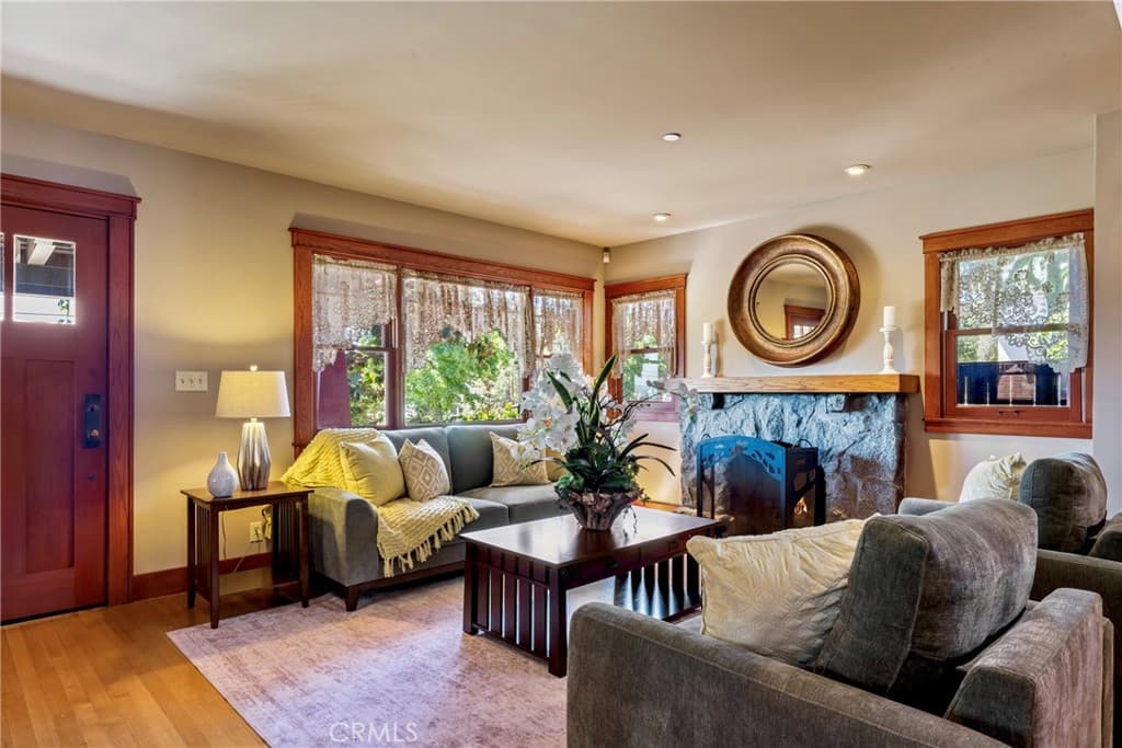 Home at 109 E Grandview, Sierra Madre — photo 10 of 12