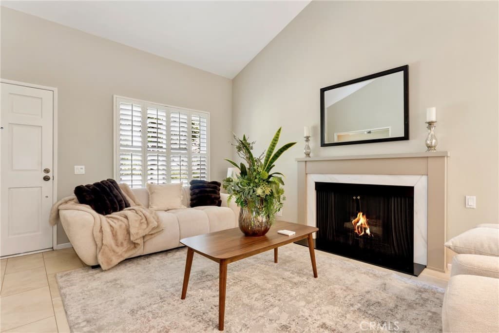 Home at 311 E Sierra Madre Boulevard 28, Sierra Madre — photo 6 of 12
