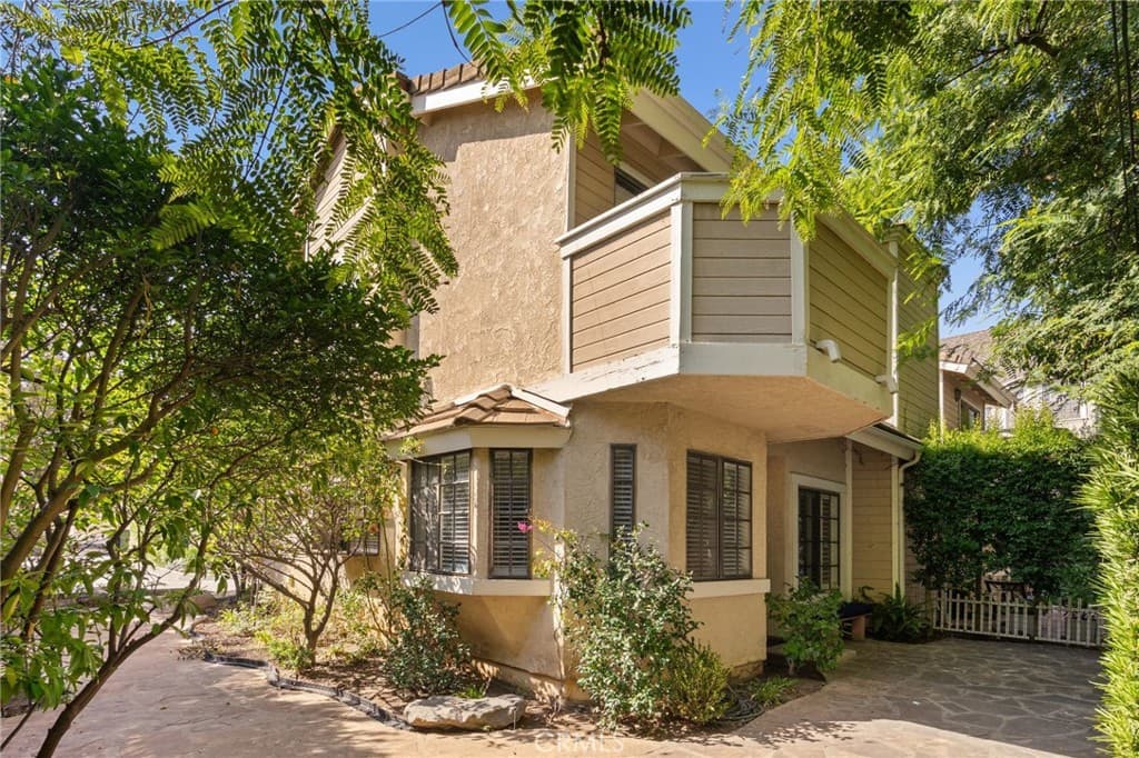 Condo at 689 W Sierra Madre, Sierra Madre — photo 2 of 12