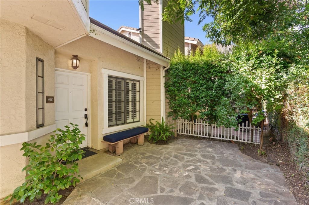 Condo at 689 W Sierra Madre, Sierra Madre — photo 3 of 12