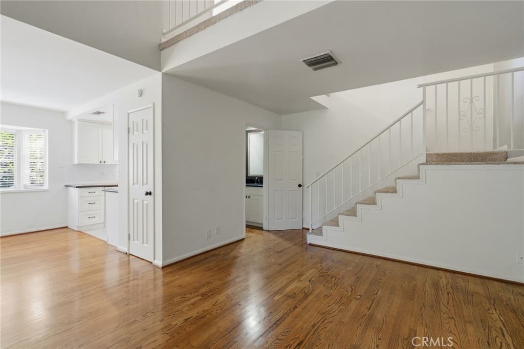 Condo at 689 W Sierra Madre, Sierra Madre — photo 6 of 12