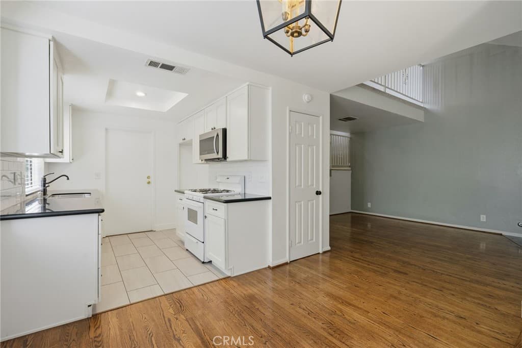 Condo at 689 W Sierra Madre, Sierra Madre — photo 9 of 12