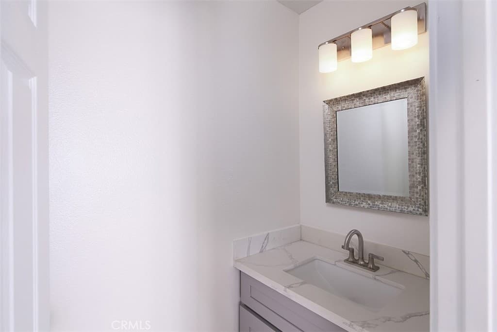 Townhouse at 331 Genoa E, Monrovia — photo 10 of 12