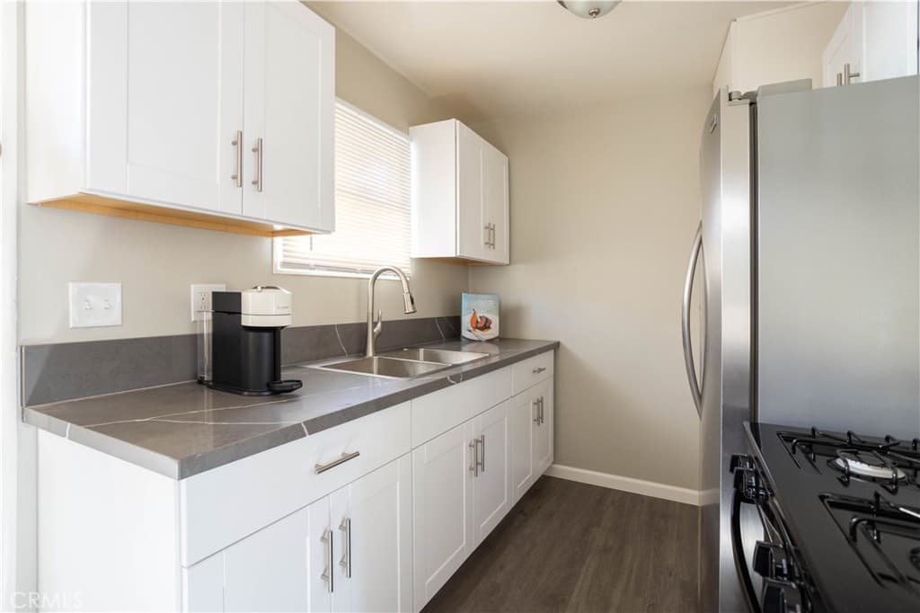 Multi-Family at 624 W Foothill, Monrovia — photo 7 of 12