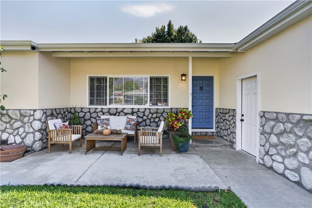Home at 1548 2nd Street, Duarte — photo 2 of 12