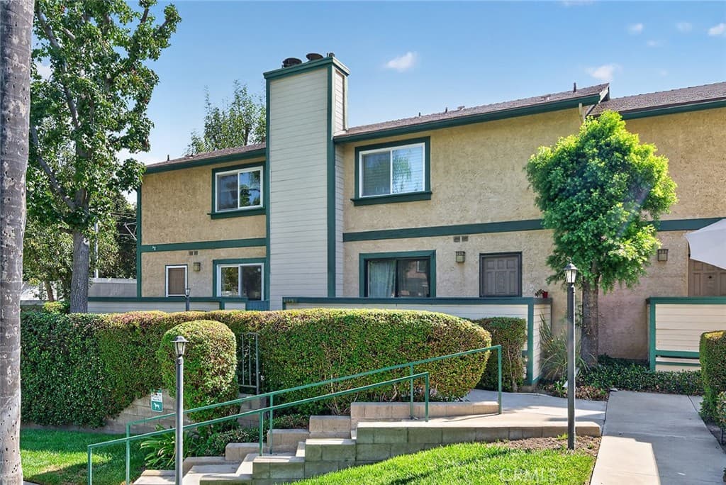 Condo at 1614 S Mayflower A, Monrovia — photo 2 of 12