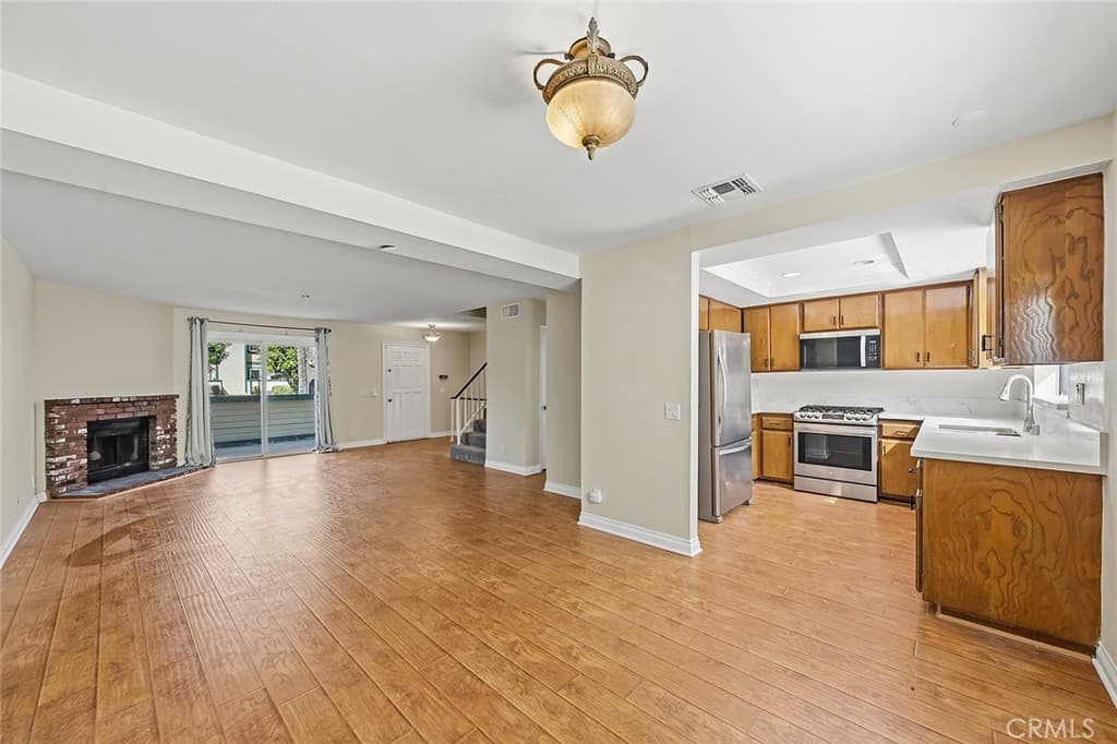 Condo at 1614 S Mayflower A, Monrovia — photo 7 of 12