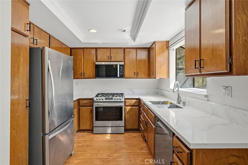 Condo at 1614 S Mayflower A, Monrovia — photo 8 of 12