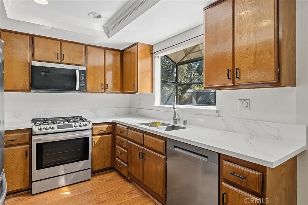 Condo at 1614 S Mayflower A, Monrovia — photo 9 of 12