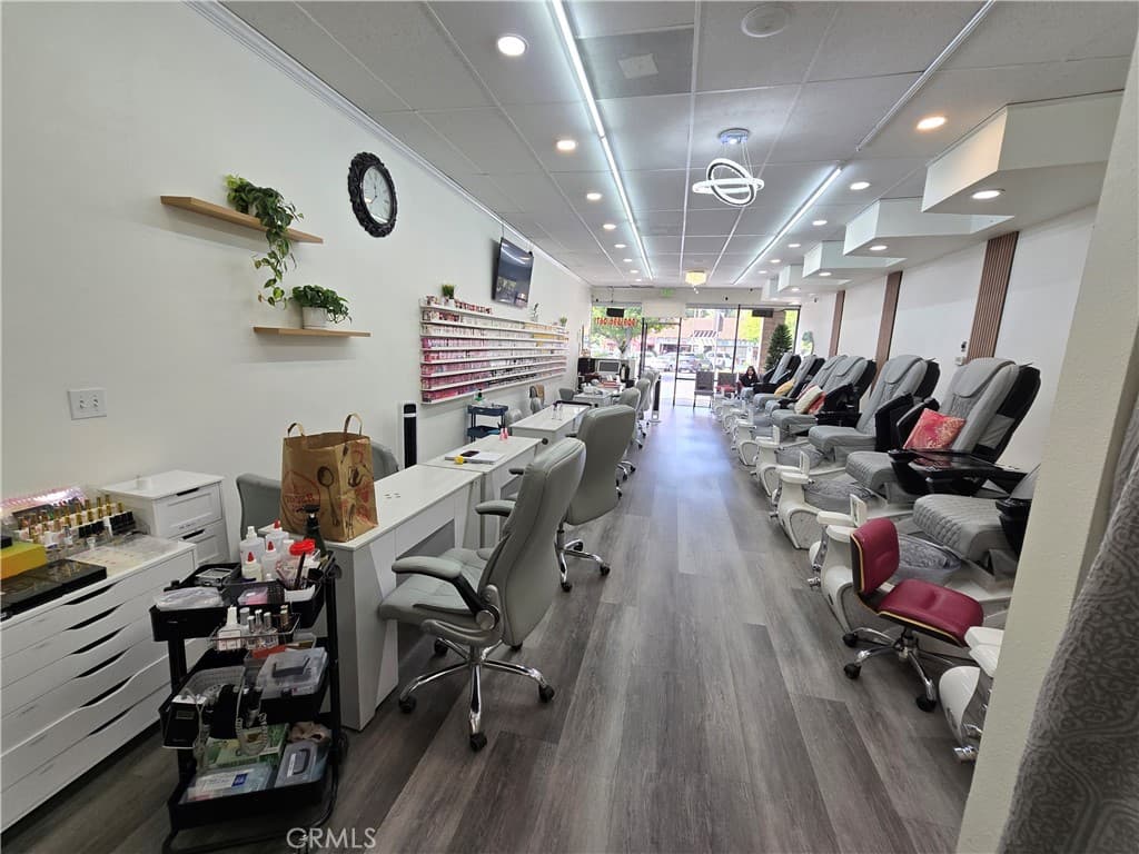 Home at 2497 Foothill Blvd #B, La Verne — photo 8 of 12