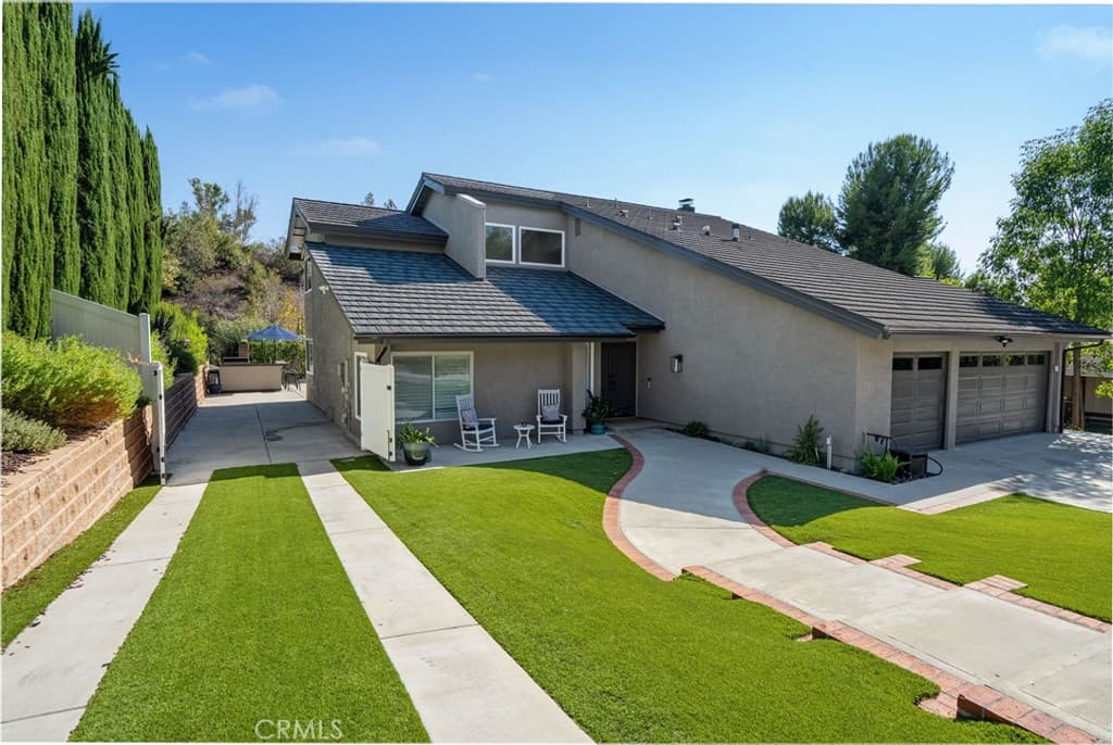 Home at 902 Calle Carrillo, San Dimas — photo 2 of 12