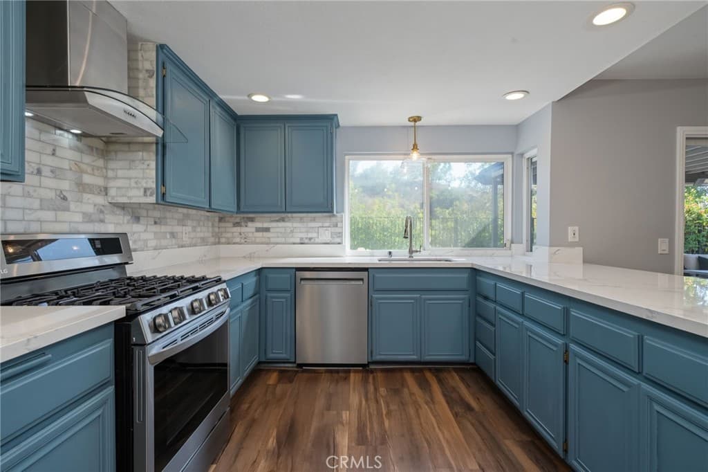 Home at 902 Calle Carrillo, San Dimas — photo 11 of 12