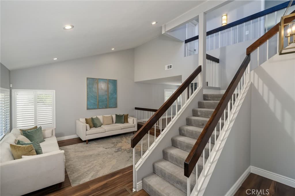 Home at 902 Calle Carrillo, San Dimas — photo 3 of 12