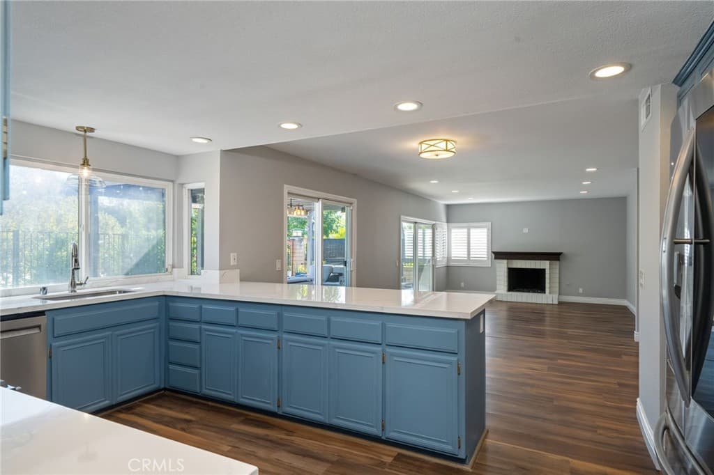 Home at 902 Calle Carrillo, San Dimas — photo 10 of 12