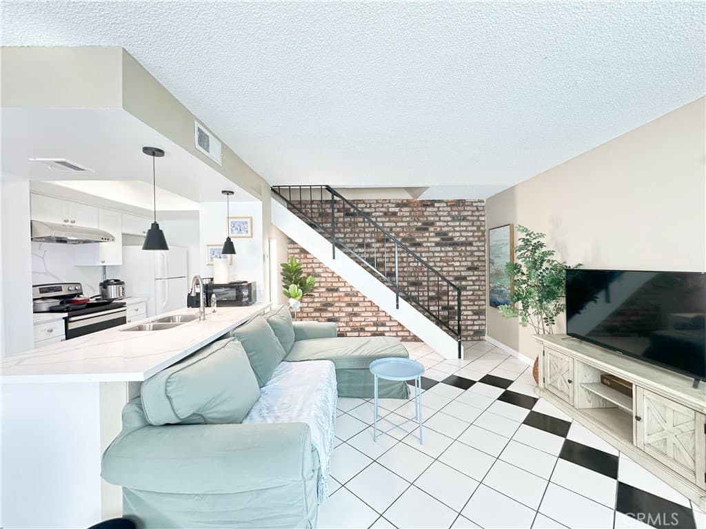 Condo at 18125 Via Amorosa 3, Rowland Heights — photo 3 of 12