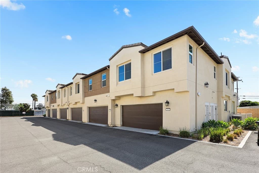 Townhouse at 50 Harmony Drive, South El Monte — photo 4 of 12
