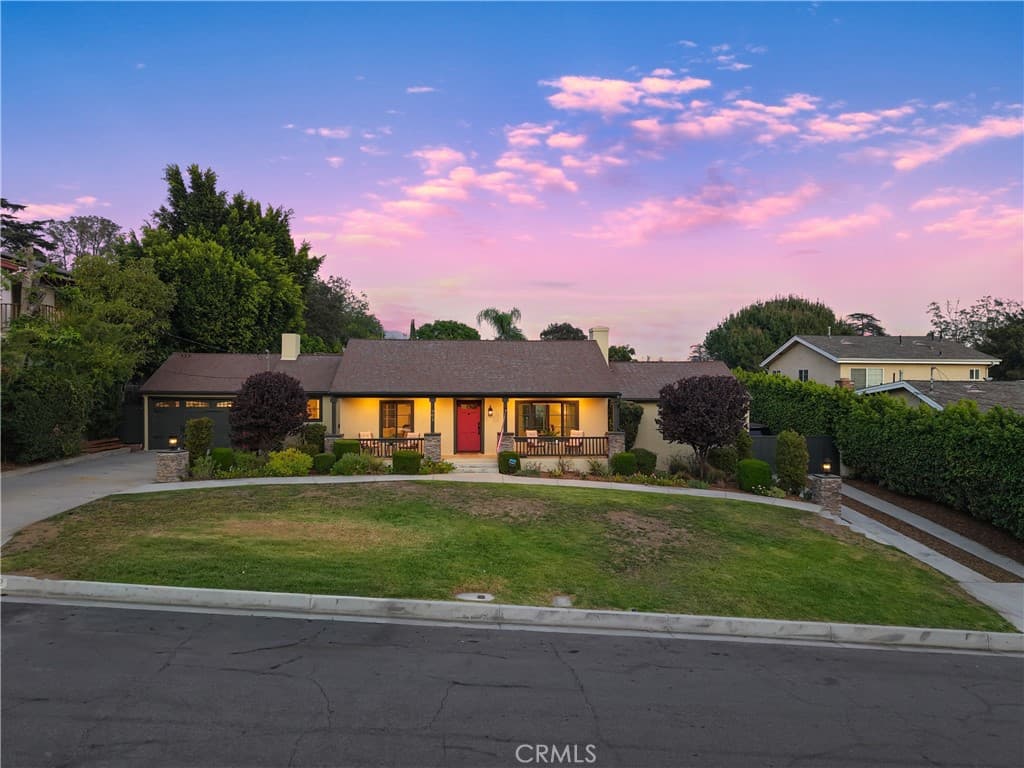 Home at 302 Highland Place, Monrovia — photo 2 of 12