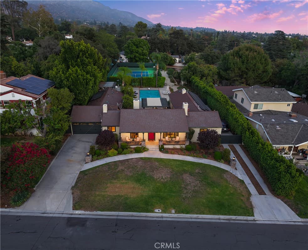 Home at 302 Highland Place, Monrovia — photo 3 of 12