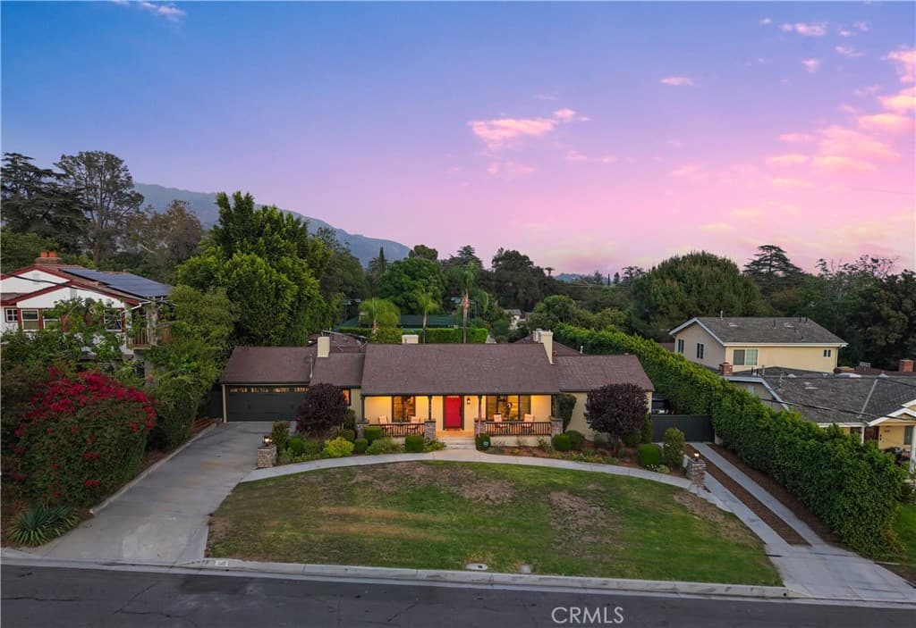 Home at 302 Highland Place, Monrovia — photo 4 of 12