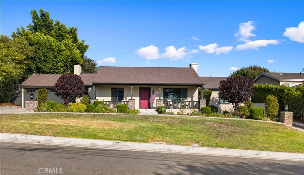 Home at 302 Highland Place, Monrovia — photo 5 of 12