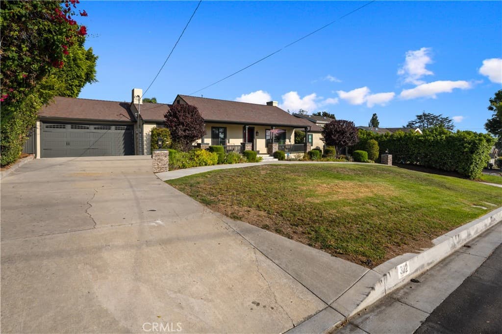 Home at 302 Highland Place, Monrovia — photo 6 of 12