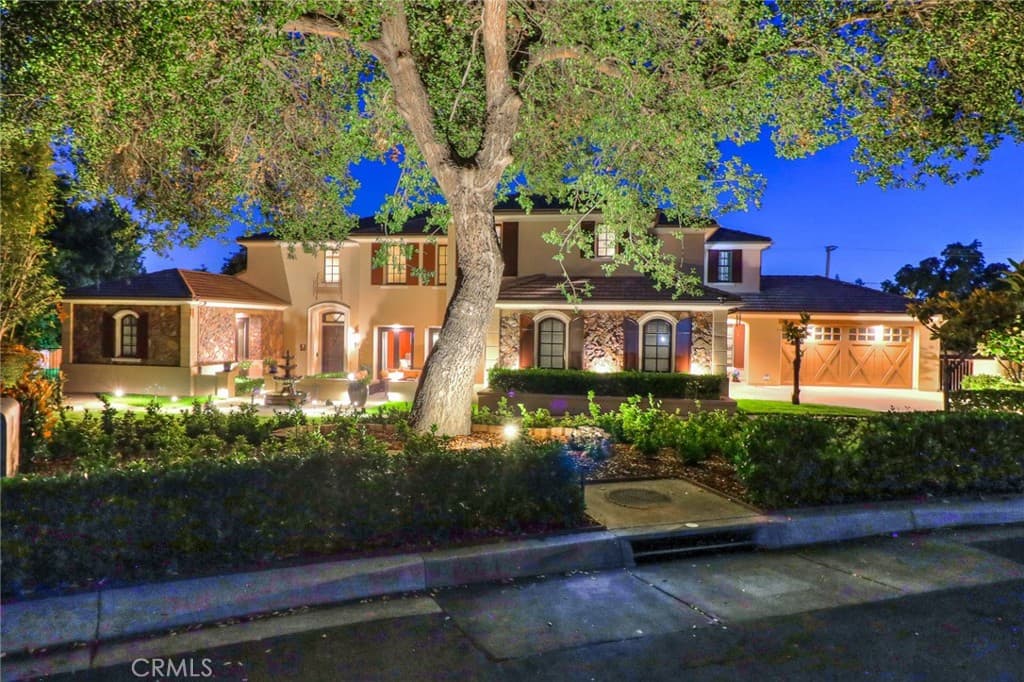 Home at 725 Carriage House, Arcadia — photo 3 of 12