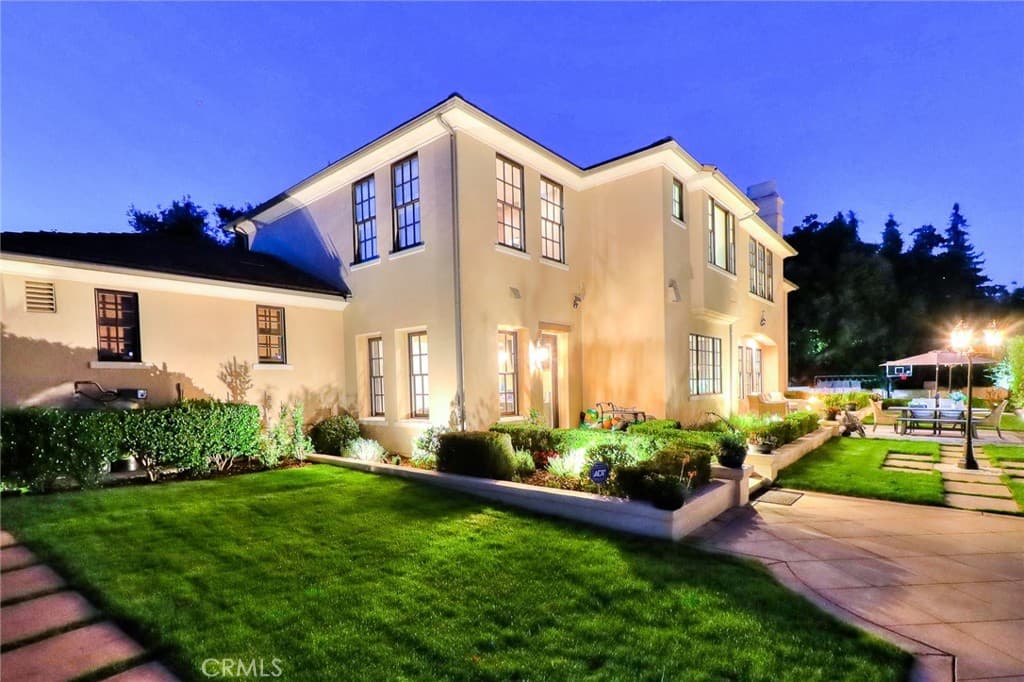 Home at 725 Carriage House, Arcadia — photo 8 of 12