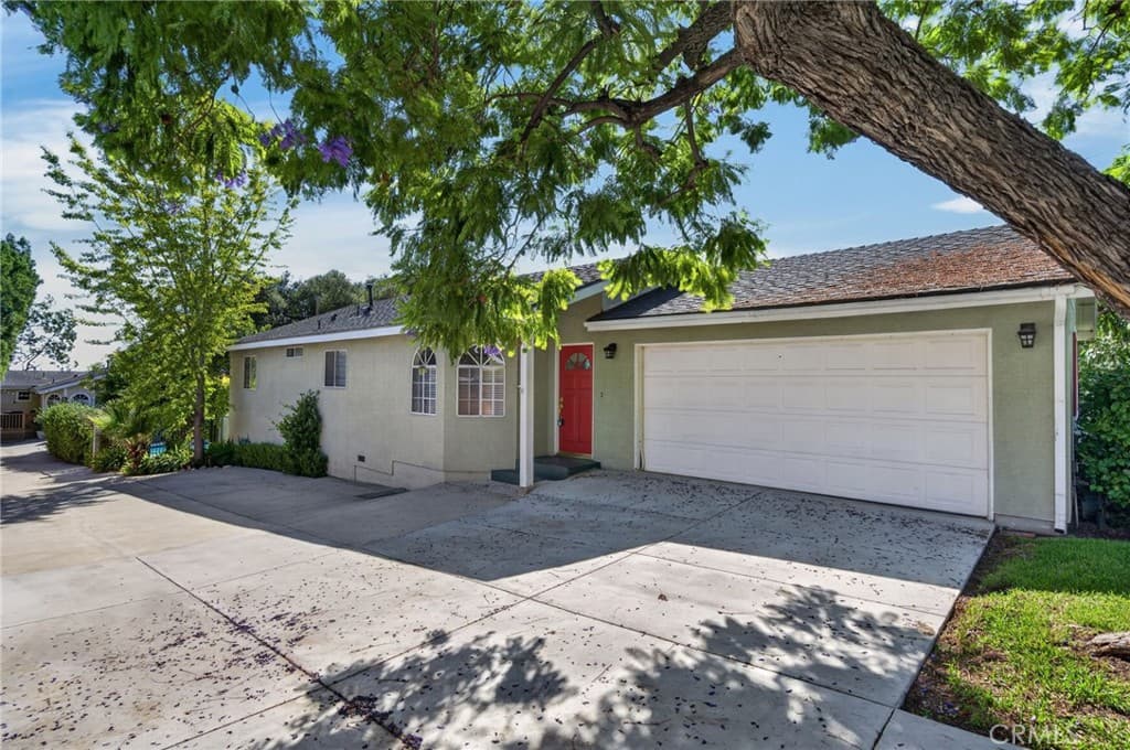 Home at 300 W Laurel Avenue, Sierra Madre — photo 5 of 12