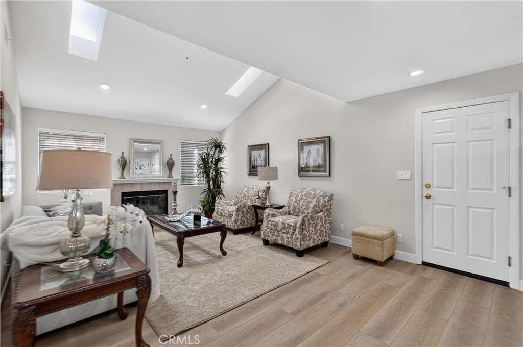 Home at 300 W Laurel Avenue, Sierra Madre — photo 9 of 12