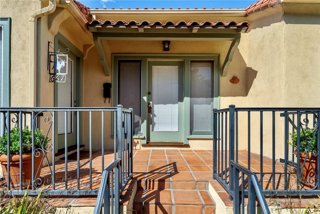Home at 667 W Grandview, Sierra Madre — photo 2 of 12