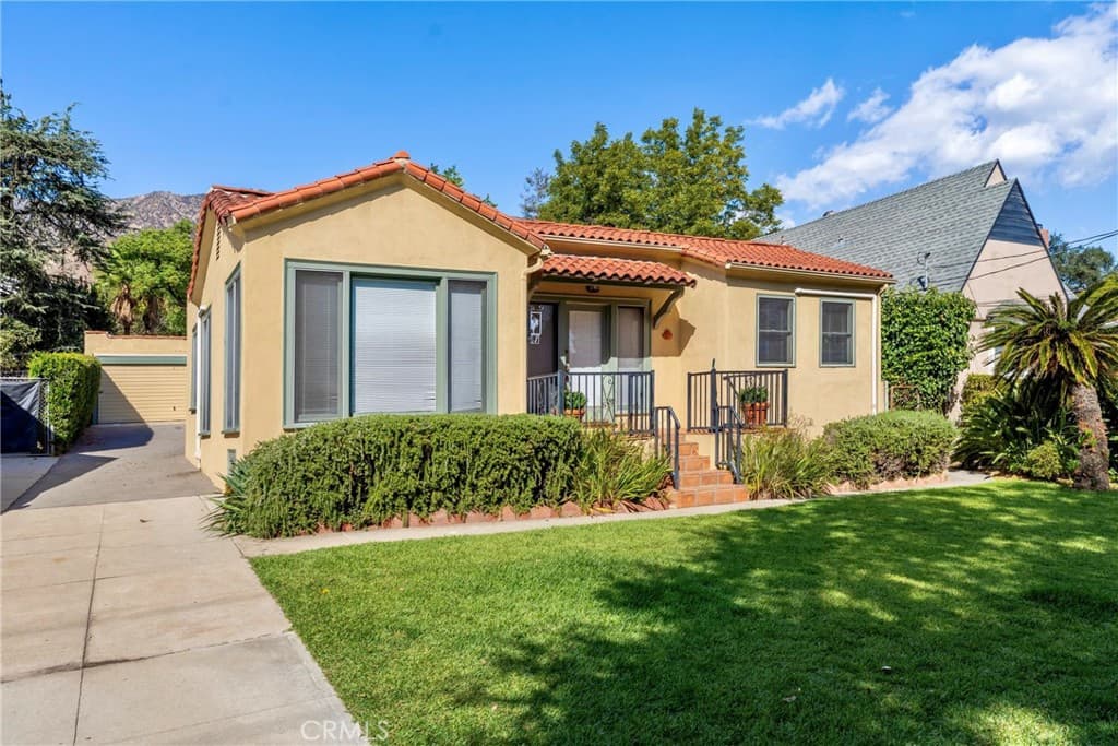 Home at 667 W Grandview, Sierra Madre — photo 4 of 12