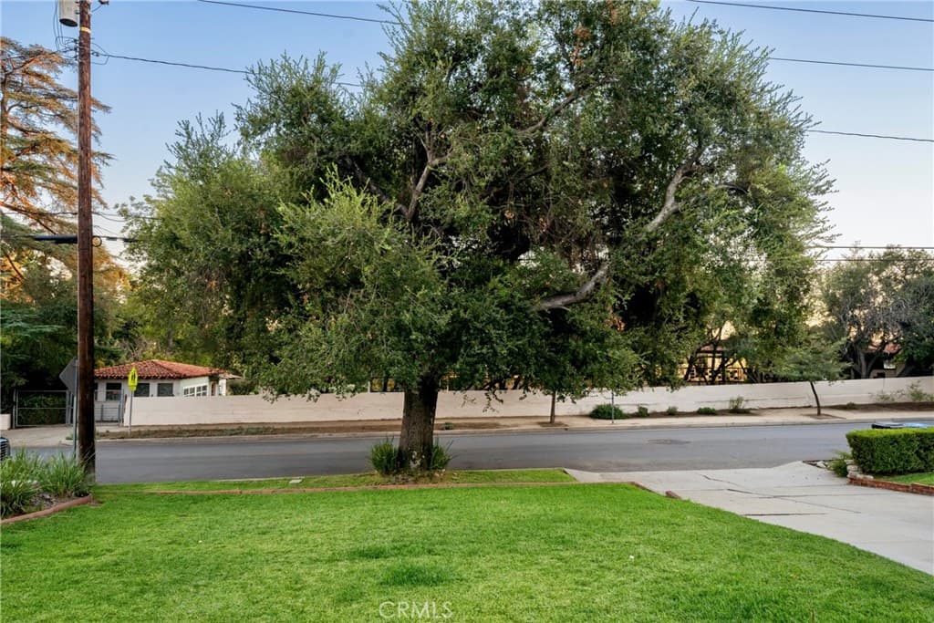 Home at 667 W Grandview, Sierra Madre — photo 7 of 12