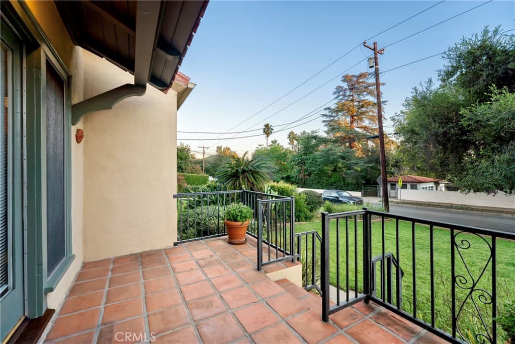 Home at 667 W Grandview, Sierra Madre — photo 8 of 12