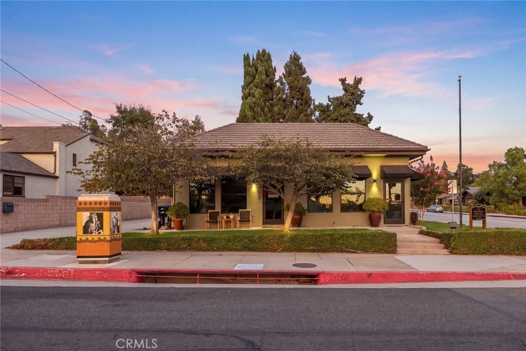 Home at 303 E FOOTHILL Boulevard, Monrovia — photo 4 of 12