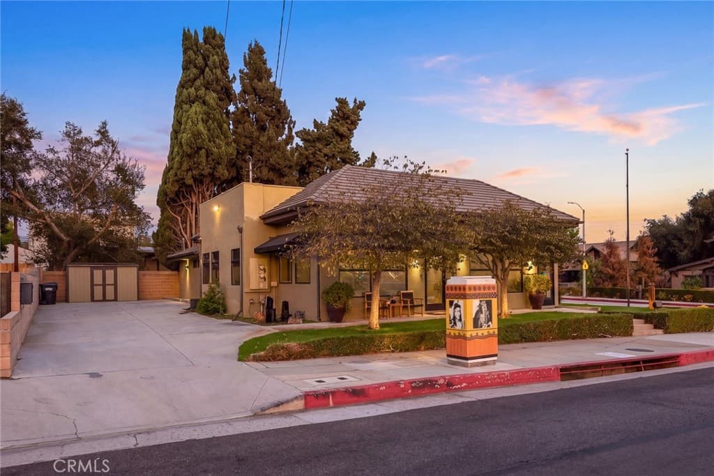 Home at 303 E FOOTHILL Boulevard, Monrovia — photo 5 of 12