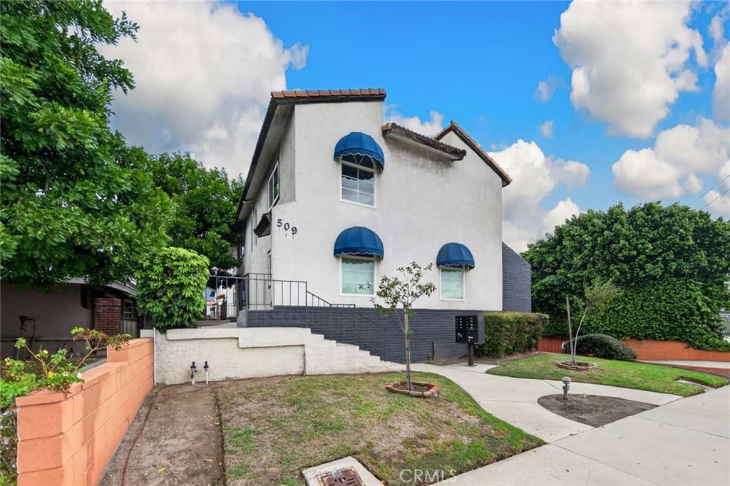 Condo at 509 W Duarte B, Monrovia — photo 1 of 12