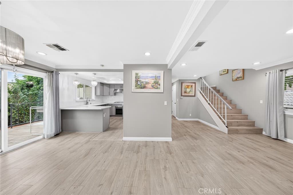 Condo at 509 W Duarte B, Monrovia — photo 4 of 12