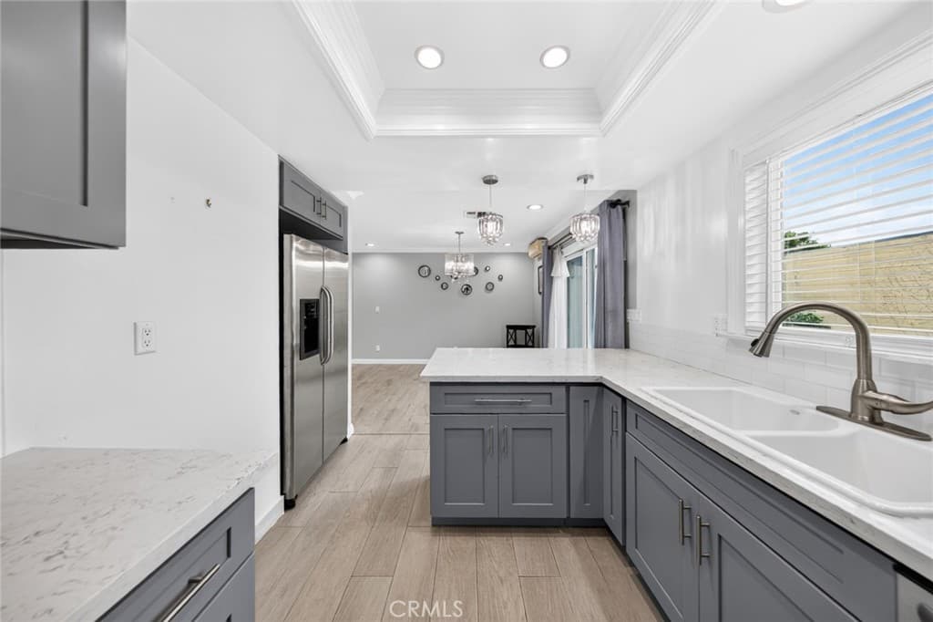 Condo at 509 W Duarte B, Monrovia — photo 9 of 12